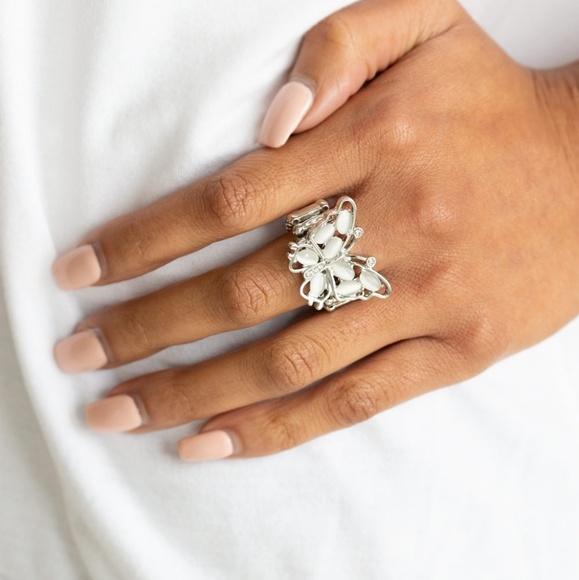 Gorgeous  "Moonstone" butterfly  ring! - Picture 1 of 1